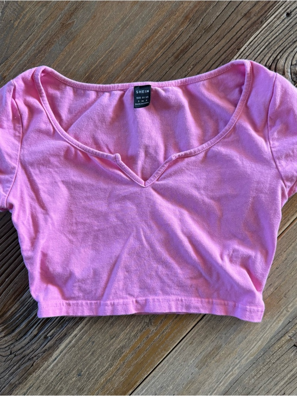 SHEIN Pink Short Sleeve Crop Top